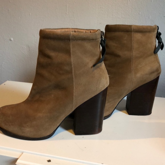 Jeffrey Campbell Rumble Bootie Suede - Picture 5 of 9